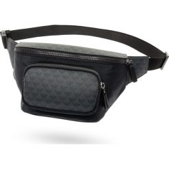 NERKA Emporio Armani. Czarne plecaki męskie Emporio Armani, w paski, z tkaniny. W wyprzedaży za 623,20 zł.