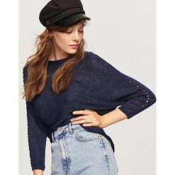 Sweter z błyszczącą nitką - Granatowy. Niebieskie swetry klasyczne damskie Reserved, l. Za 79,99 zł.