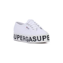 Buty Superga 901 OUTSOLE LETTERING. Białe trampki i tenisówki damskie Superga, bez wzorów, bez zapięcia. Za 333,82 zł.