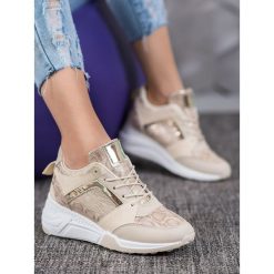 Sneakersy na koturnie. Sneakersy damskie SHELOVET, ze skóry ekologicznej. Za 79,00 zł.
