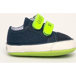 Guess Jeans - Buty dziecięce. Niebieskie trampki chłopięce Guess Jeans, z aplikacjami, z jeansu, sportowe, z okrągłym noskiem, bez zapięcia. Za 159,90 zł.