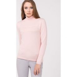 Golfy damskie: Sweter z golfem i koronkowym zdobieniem