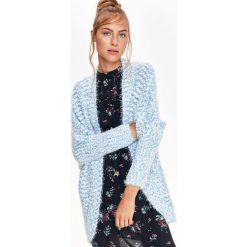 Kardigan długi rękaw damski, gładki, długi. Niebieskie swetry damskie na zimę, z dzianiny, eleganckie, długie. W wyprzedaży za 59,99 zł.