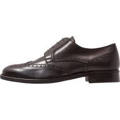 Florsheim RUSSELL Eleganckie buty dark brown. Pomarańczowe buty wizytowe męskie marki Florsheim, bez wzorów, ze skóry, eleganckie, na sznurówki. Za 779,00 zł.