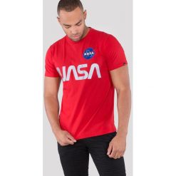 Koszulka Alpha Industries NASA 178501-328. Czerwone koszulki męskie Alpha Industries, xxl, bez wzorów, bez kołnierzyka, bez rękawów. Za 117,99 zł.