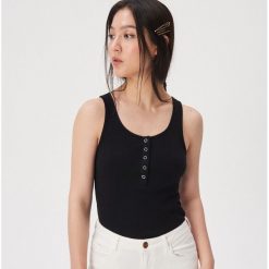 Tank top z guzikami - Czarny. Czarne topy damskie Sinsay, s, bez wzorów, bez kołnierzyka. Za 14,99 zł.
