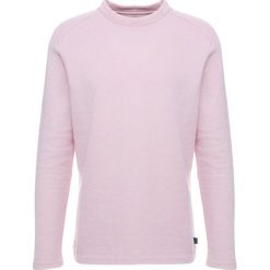 Tiger of Sweden Jeans ZAC Bluza keepsake lilac. Czerwone kardigany męskie marki Tiger of Sweden Jeans, m, z bawełny. W wyprzedaży za 377,10 zł.