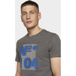 T-shirt męski TSM011 - średni szary melanż. Szare t-shirty męskie 4f, m, bez wzorów, bez kołnierzyka. Za 49,99 zł.