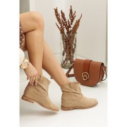 Khaki Botki Nerita. Brązowe koturny damskie Renee, bez obcasa, na koturnie, bez zapięcia. Za 139,99 zł.
