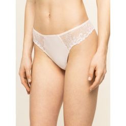 Stringi Simone Pérèle 12X700. Różowe stringi damskie Simone Pérèle, bez wzorów, z elastanu. W wyprzedaży za 129,00 zł.
