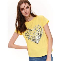 T-SHIRT DAMSKI Z NADRUKIEM. Żółte t-shirty damskie Top Secret, z nadrukiem, z bawełny, bez kołnierzyka. Za 49,99 zł.