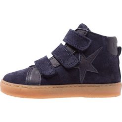 Bisgaard Tenisówki i Trampki wysokie blue. Niebieskie buty sportowe chłopięce marki Bisgaard, z materiału. Za 379,00 zł.