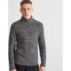 Sweter z bawełny organicznej - Granatowy. Niebieskie swetry męskie marki Reserved, s, bez wzorów, z bawełny, bez kołnierzyka, bez kaptura. W wyprzedaży za 69,99 zł.