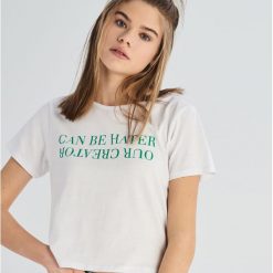 T-shirt z kontrastowym nadrukiem - Biały. Białe t-shirty damskie Sinsay, xl, z nadrukiem, z kontrastowym kołnierzykiem. W wyprzedaży za 7,99 zł.