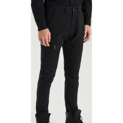 Spodnie carrot - Czarny. Czarne spodnie męskie Cropp, m, bez wzorów. Za 119,99 zł.