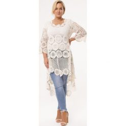 Beżowa Tunika Marga. Brązowe tuniki damskie Born2be, xl, bez wzorów, z kontrastowym kołnierzykiem, z długim rękawem. Za 99,99 zł.