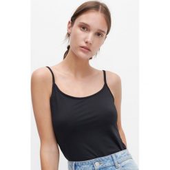Gładki top -. Topy damskie Reserved, s, bez wzorów, bez kołnierzyka. Za 39,99 zł.