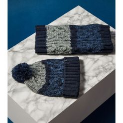 Komin męski. Niebieskie szaliki męskie Top Secret, na zimę, bez wzorów, z dzianiny. W wyprzedaży za 29,99 zł.