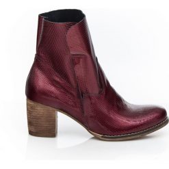 Botki na słupku z wywijaną cholewką - skóra naturalna - model 454 - kolor bordo lakier. Botki damskie Zapato, na wiosnę, ze skóry, eleganckie, za kostkę, na wysokim obcasie, na obcasie, na zamek. Za 399,00 zł.