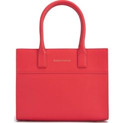 Emporio Armani Torebka Czerwony. Czerwone torebki klasyczne damskie Emporio Armani, w paski, z materiału, bez dodatków. Za 1512,95 zł.