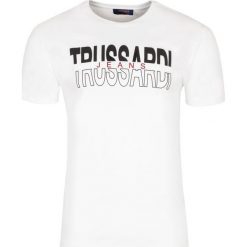 T-shirt Trussardi Jeans. Białe koszulki męskie m, bez wzorów, z jeansu, z włoskim kołnierzykiem. Za 119,00 zł.