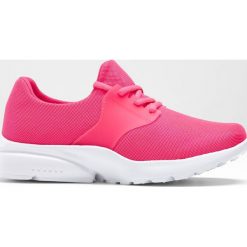 Sneakersy bonprix jasnoróżowy. Różowe sneakersy damskie bonprix. Za 49,99 zł.