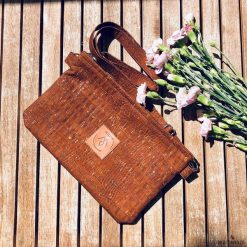 Mała torebka/nerka z korka Mili Corco Bag - brąz. Nerki damskie Pakamera, bez wzorów, z tkaniny, na ramię, małe, bez dodatków. Za 179,00 zł.