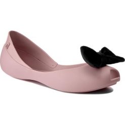 Baleriny MELISSA - Queen VII Ad 31980 Pink/Black 51647. Różowe baleriny damskie Melissa, bez wzorów, z tworzywa sztucznego, bez obcasa. W wyprzedaży za 159,00 zł.
