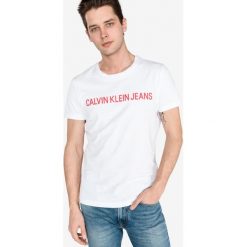 Calvin Klein Koszulka Biały. Białe podkoszulki męskie Calvin Klein, xl, z nadrukiem, z bawełny, bez kołnierzyka, krótkie. Za 154,95 zł.