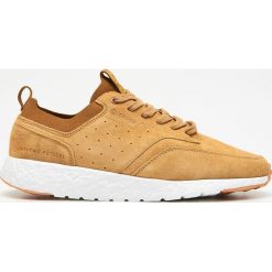 Niskie sneakersy z naturalnej skóry - Żółty. Żółte sneakersy męskie Cropp, bez zapięcia. W wyprzedaży za 119,99 zł.