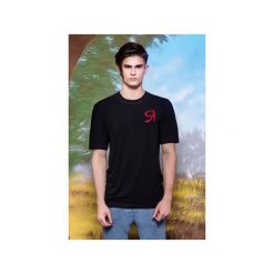 Czarny t-shirt z modalu z czerwonym haftem. Czerwone t-shirty męskie marki House, l, z kontrastowym kołnierzykiem. Za 169,00 zł.