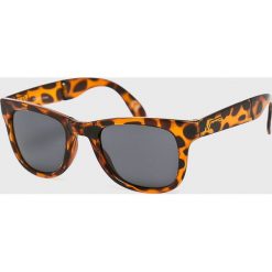 Vans - Okulary VN000UNKFZF1. Szare okulary przeciwsłoneczne męskie marki Vans, z materiału, prostokątne. W wyprzedaży za 69,90 zł.