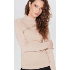 Sweter z ozdobnym rozpięciem - Beżowy. Brązowe swetry damskie Mohito, s, bez wzorów, bez rękawów, bez kaptura. Za 69,99 zł.