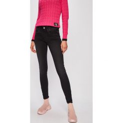 G-Star Raw - Jeansy Lynn. Czarne jeansy damskie G-Star RAW. W wyprzedaży za 359,90 zł.