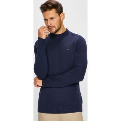 Tommy Jeans - Sweter. Czarne swetry klasyczne męskie Tommy Jeans, l, z bawełny, z okrągłym kołnierzem. Za 359,90 zł.