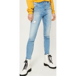 Jeansy slim fit high waist - Niebieski. Niebieskie spodnie damskie z wysokim stanem Sinsay, z podwyższonym stanem. W wyprzedaży za 59,99 zł.