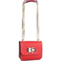 Torebka TOMMY HILFIGER - Turnlock Mini Crossover AW0AW06441 614. Czerwone torebki klasyczne damskie TOMMY HILFIGER, bez wzorów, ze skóry, klasyczne, bez dodatków. W wyprzedaży za 539,00 zł.