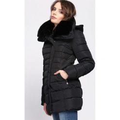 Czarna Kurtka Back in Black. Czarne kurtki damskie pikowane Born2be, na zimę, l, z puchu. Za 189,99 zł.