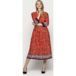 Długa sukienka w kwiaty z rękawkiem 3/4 RABARBAR. Sukienki damskie RABARBAR, w kwiaty, bez kołnierzyka, z długim rękawem, długie, maxi. Za 459,00 zł.