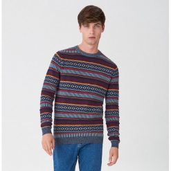 Wzorzysty sweter - Wielobarwny. Swetry męskie House, s, bez wzorów, bez kołnierzyka, bez kaptura. Za 119,99 zł.