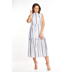 Ażurowa sukienka maxi w kolorowe kółeczka. Białe sukienki damskie Made in Poland, bez wzorów, z elastanu, bez kołnierzyka, bez rękawów, maxi. Za 179,00 zł.