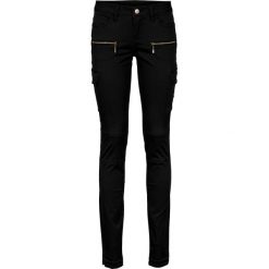 Spodnie bojówki Skinny bonprix czarny. Czarne bojówki damskie bonprix. Za 109,99 zł.