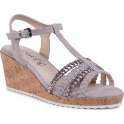 Sandały CAPRICE - 9-28704-24 Soft Pink Comb 594. Brązowe klapki damskie Caprice, bez wzorów, ze skóry, bez obcasa, na obcasie. W wyprzedaży za 159,00 zł.