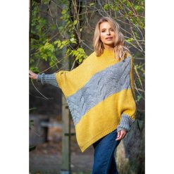 Żółte Dwukolorowe Poncho w Grube Warkocze. Żółte swetry damskie Molly.pl, uniwersalny, bez wzorów, bez rękawów, długie, bez kaptura. W wyprzedaży za 74,95 zł.