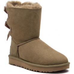 Buty UGG - W Bailey Bow II 1016225 W/Alp. Zielone kozaki damskie marki Ugg, na zimę, ze skóry, bez obcasa, bez zapięcia. W wyprzedaży za 619,00 zł.