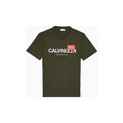 T-shirty z krótkim rękawem Calvin Klein Jeans K10K104502 TEXT REVERSE. Zielone t-shirty męskie Calvin Klein Jeans, s, bez wzorów, z jeansu, bez kołnierzyka, krótkie. Za 179,67 zł.