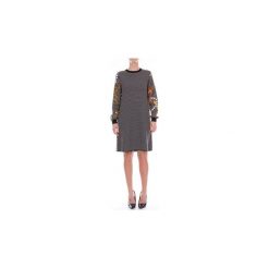 Sukienki krótkie Moschino J04885404. Szare sukienki damskie MOSCHINO, bez wzorów, bez kołnierzyka, z krótkim rękawem, krótkie, mini. Za 1521,20 zł.