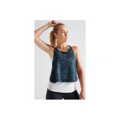 Top 3 w 1 kardio fitness 520 damski. Białe topy damskie DOMYOS, bez wzorów, z elastanu, bez rękawów, na fitness i siłownię. Za 49,99 zł.