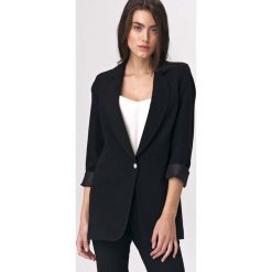 Czarny Elegancki Wydłużany Żakiet z Ozdobnym Guzikiem. Czarne marynarki damskie NIFE, s, bez wzorów, z elastanu. Za 179,90 zł.