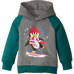 Bożonarodzeniowa bluza z kapturem bonprix szary melanż- głęboki zielony z nadrukiem. Szare bluzy chłopięce marki bonprix, m, z nadrukiem, z kapturem. Za 37,99 zł.